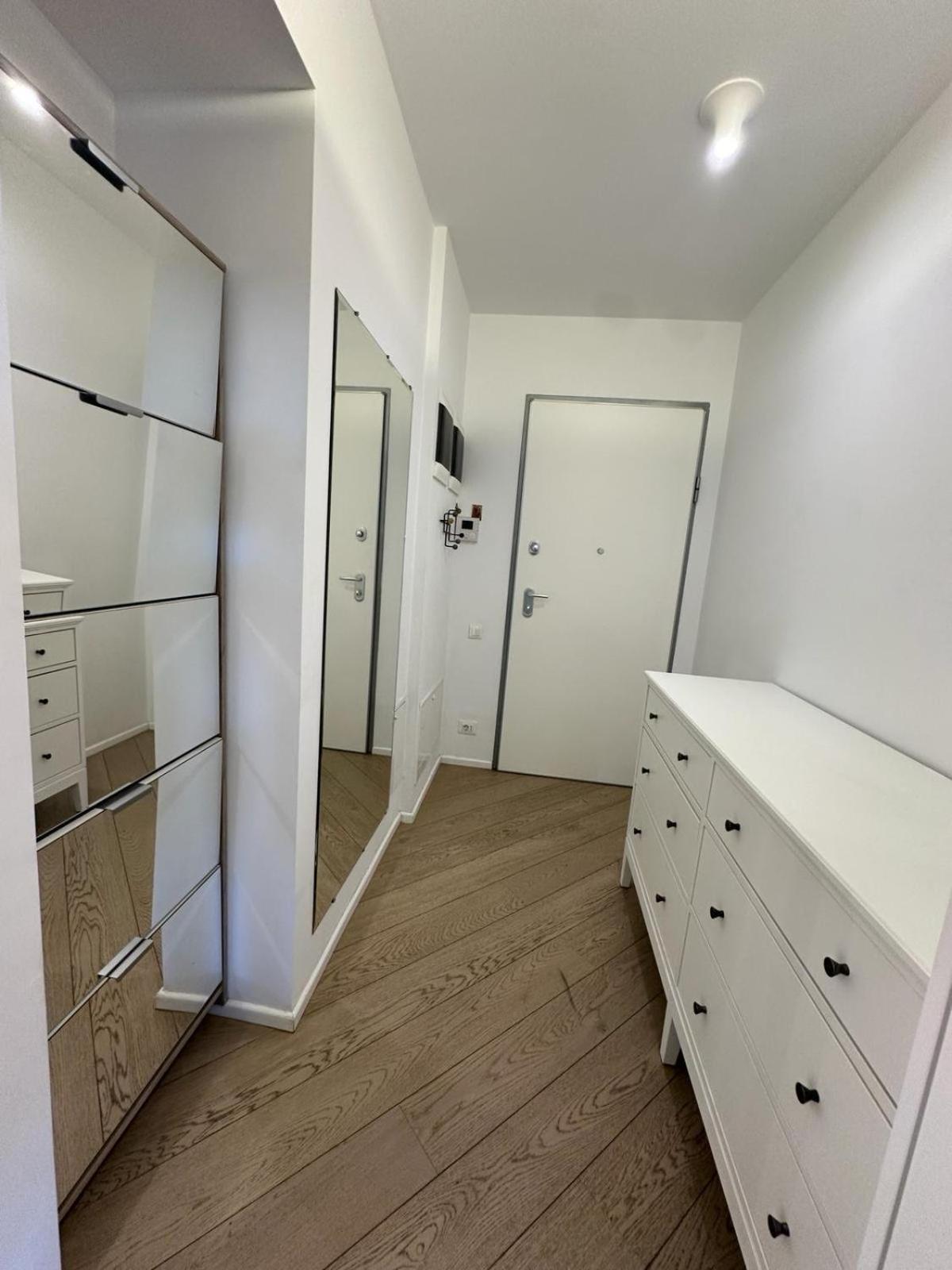 Apartament De Lux Bukares Bagian luar foto